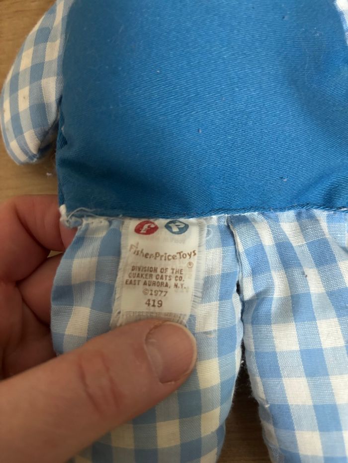 Vintage poupée chiffon grelot bleu carreau Fisher Price 1977 - photo numéro 4