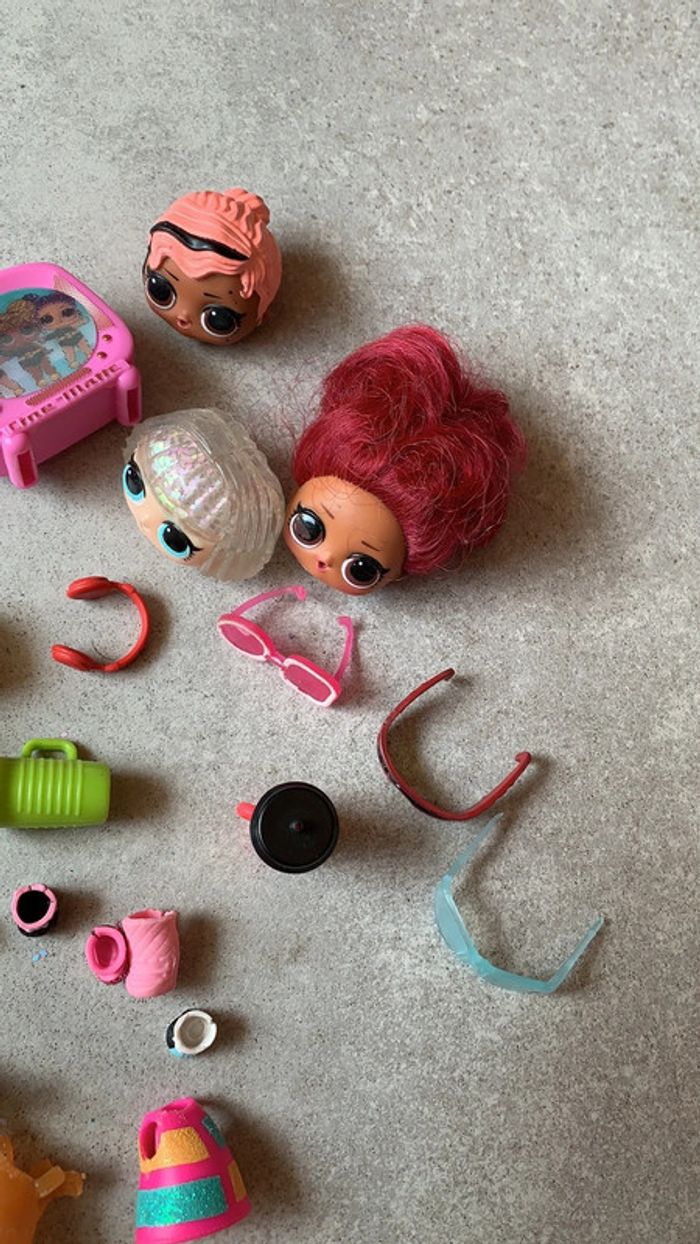 Gros lot de poupée LOL accessoires lunettes ailes tête télévision - photo numéro 14