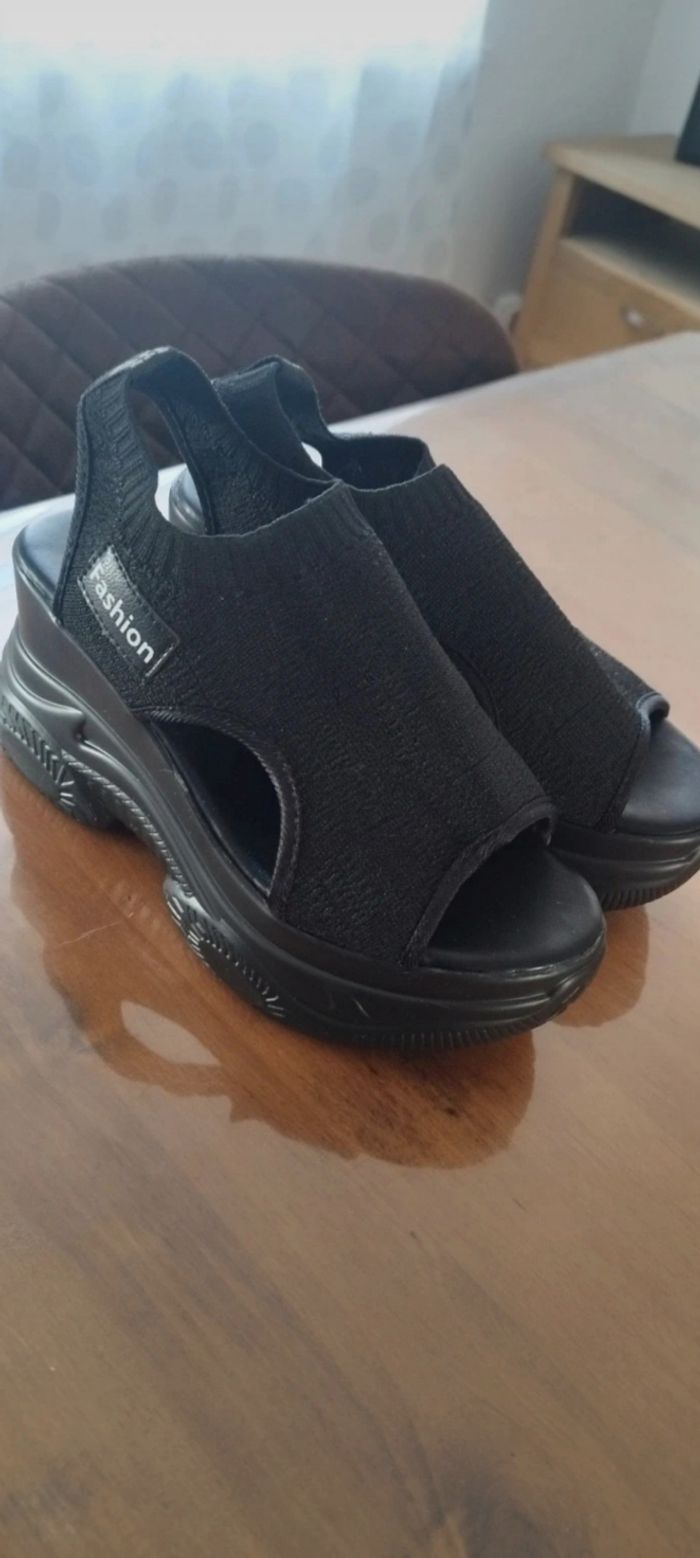 Chaussures compensées - photo numéro 2