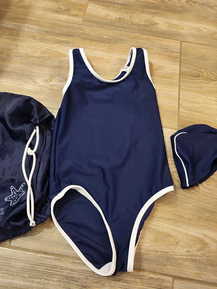 Maillot de bain une pièce bleu marine Lili Bain Taille 10 ans et bonnet bain taille unique - photo numéro 2