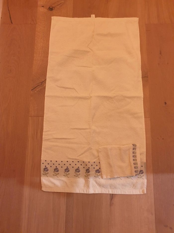Ensemble serviette et gant de toilette avec fleur