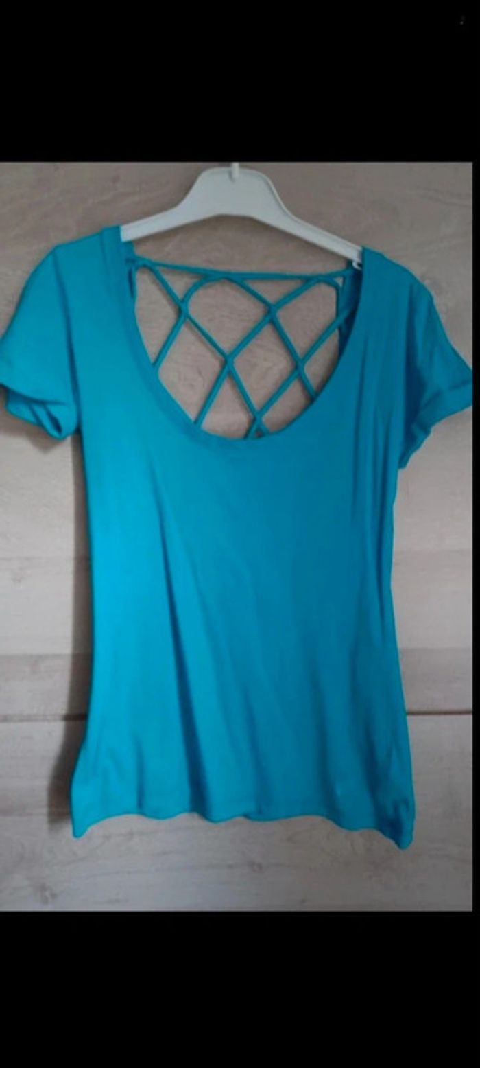 Très beau tee shirt femme original Taille 38 diaza italia - photo numéro 3