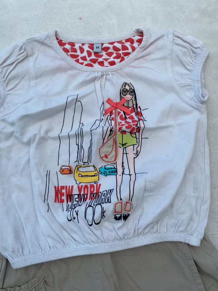Très bel ensemble short jupe t-shirt 4 ans - photo numéro 2
