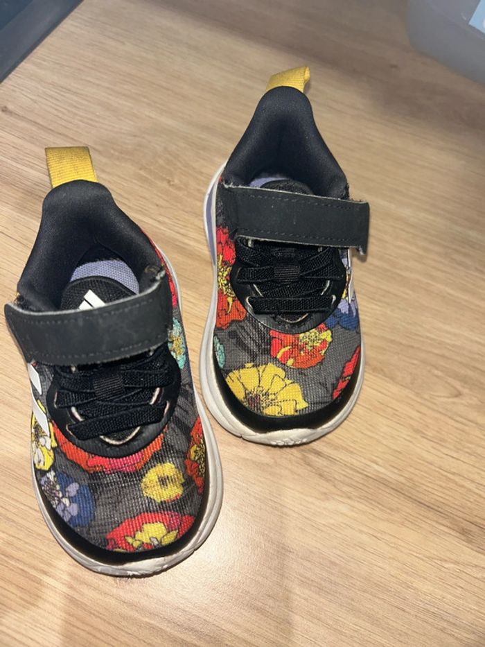 Baskets chaussures Adidas scratch taille 19 - photo numéro 2