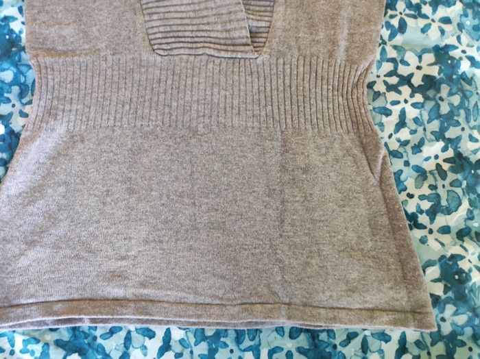 Haut gris sans manche joli col décolleté - photo numéro 5