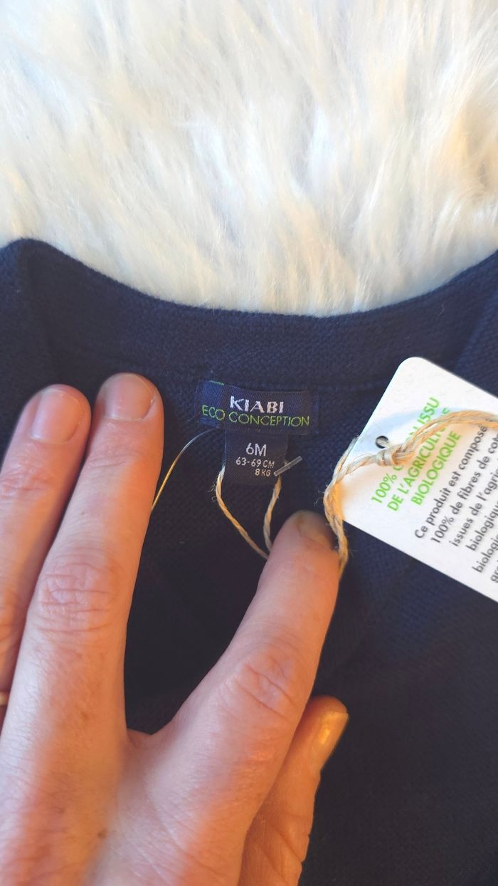 (Neufs non portés) 🏷🥰😍 gilet et teeshirt ml 6mois Garçon 😍🥰💙 - photo numéro 3