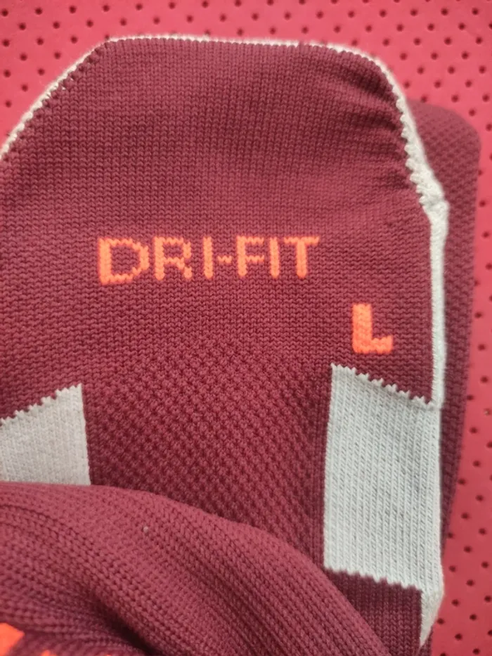 Chaussettes de foot FC Barcelone, Nike Authentique Officiel taille 34/38, Neuf - photo numéro 3