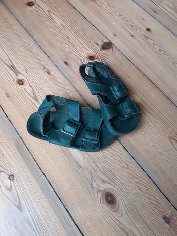 Sandales H&M vertes foncées taille 24 TBE