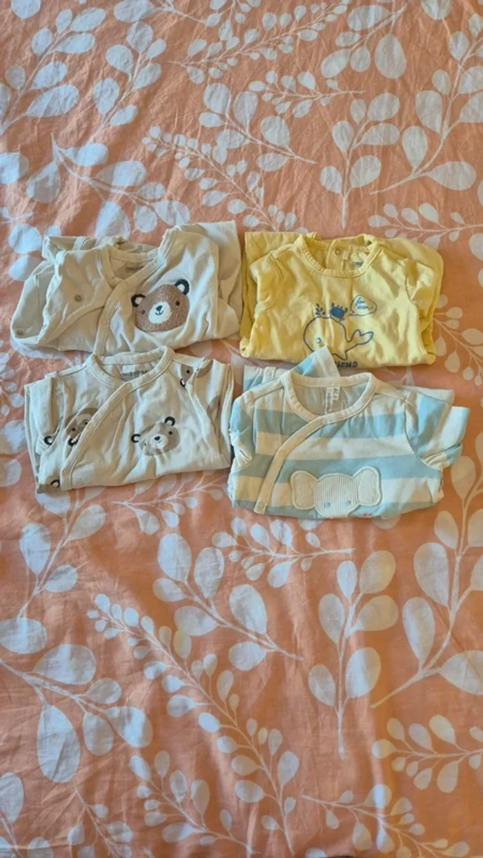 Pyjama bébé neufs