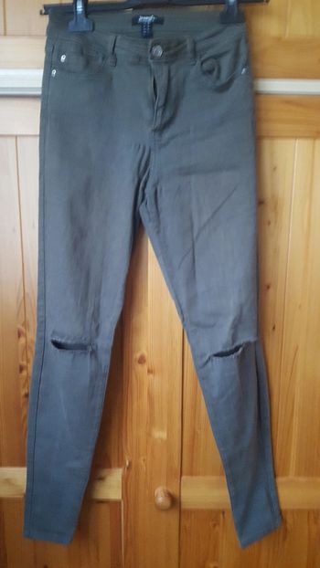 Jeans èlathane skinny troué aux genoux