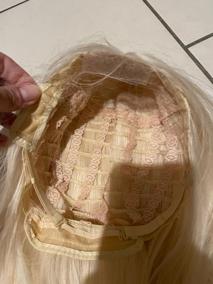 Perruque blonde - photo numéro 2