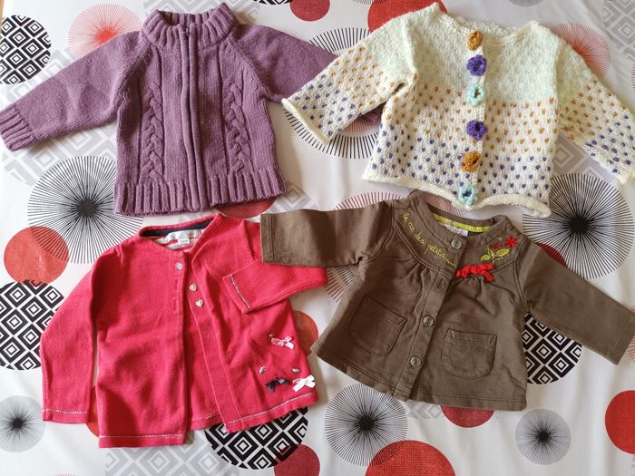 Lot 9 gilets taille 3 mois 👧 - photo numéro 4