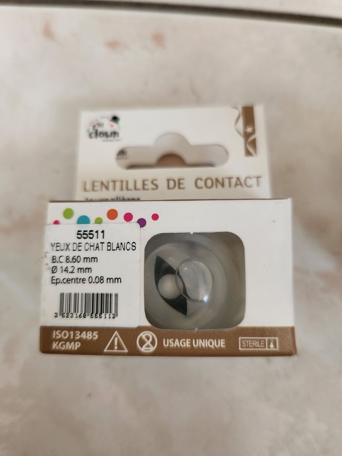 Paire de lentilles de contact journalières Fantaisie – Yeux de chat blanc