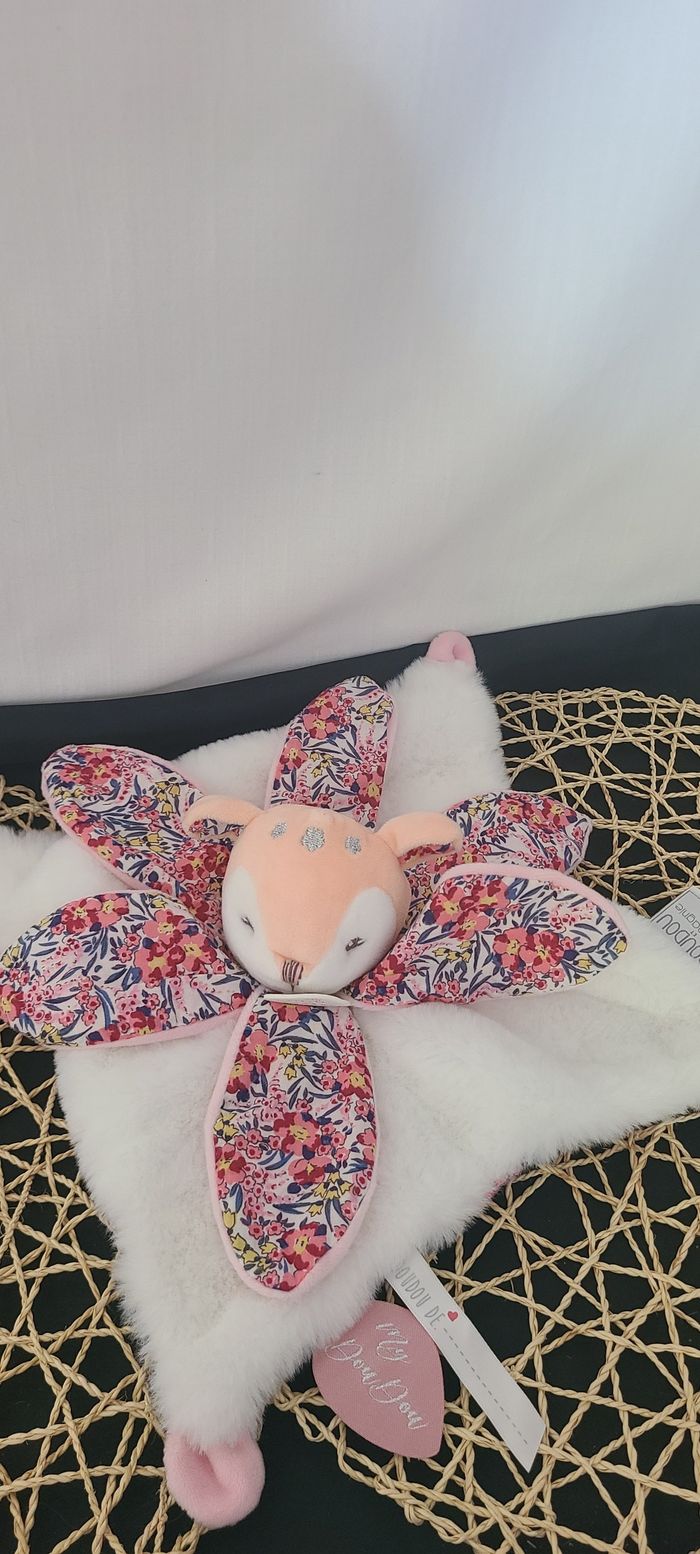 Doudou et compagnie Doudou pétale BOH'AIME Faon