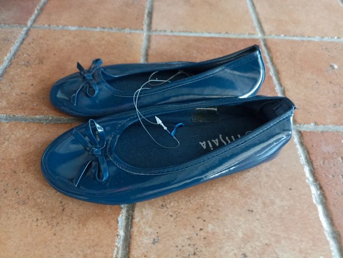 Ballerine bleu marine taille 32 - photo numéro 2