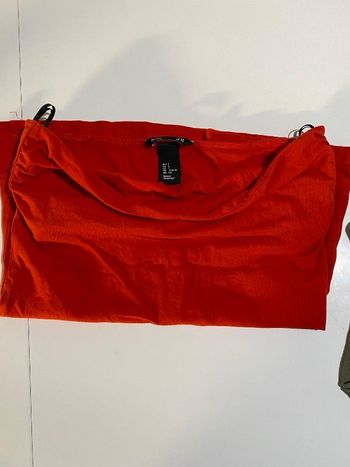 Top rouge H&m taille s sans bretelles