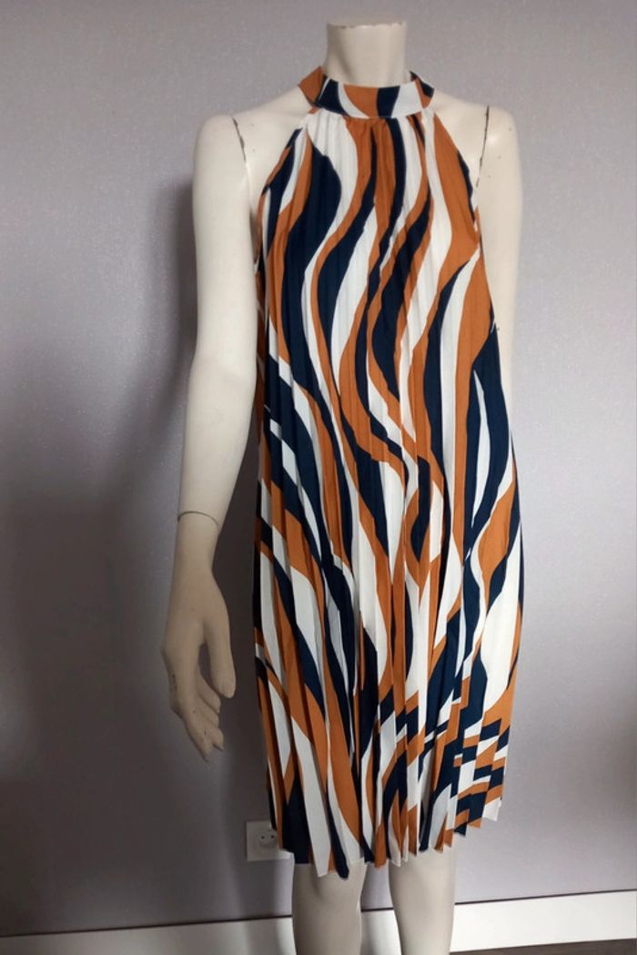 Robe chic neuve évasée XL. - photo numéro 3