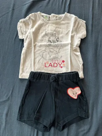 Ensemble Disney taille 9 mois en très bon état