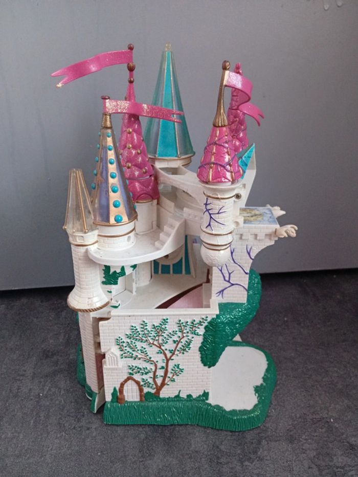 Château La belle et la bete Disney - photo numéro 6