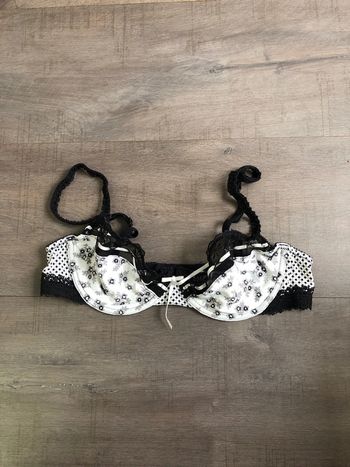 Soutien-gorge Etam taille 90B noir et blanc fleuri