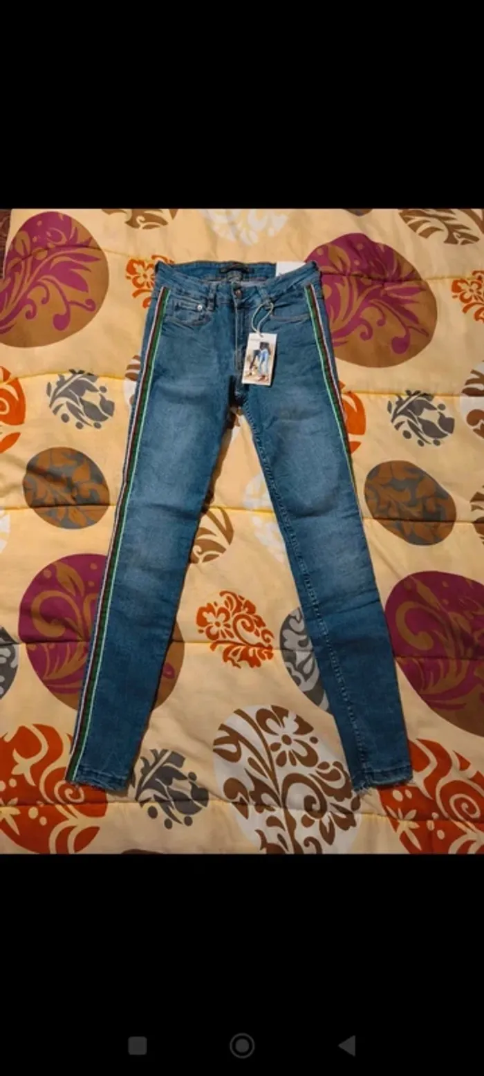 Pantalon Neuf Zara T 36