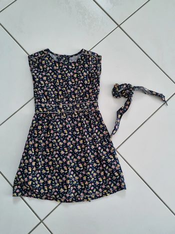 Robe fleurie 8 ans avec élastique cheveux