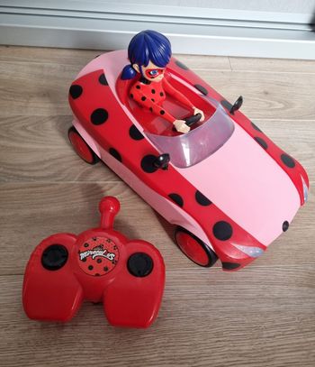 Voiture télécommandé miraculous