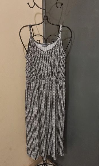 Robe noire et blanche