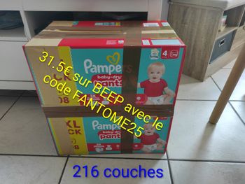 216 couches . 2 cartons de couche Pampers pants taille 4 .