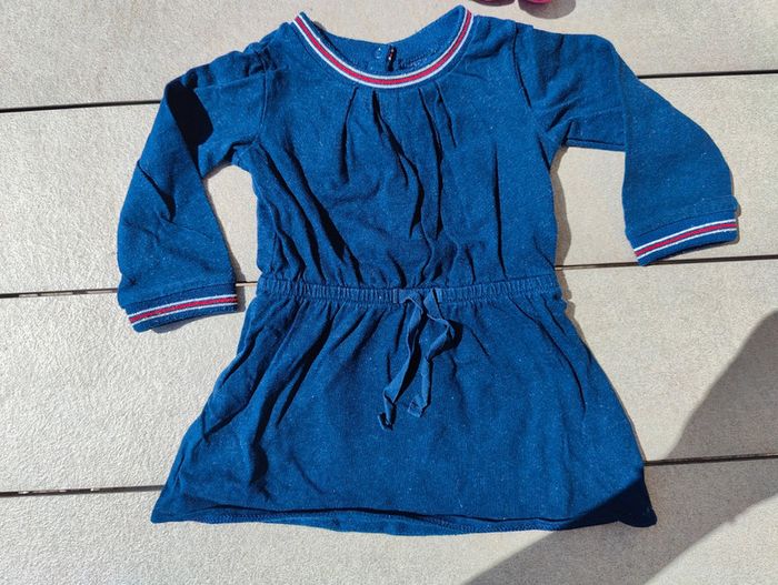 Jolie robe bleu marine tao 18 mois - photo numéro 3