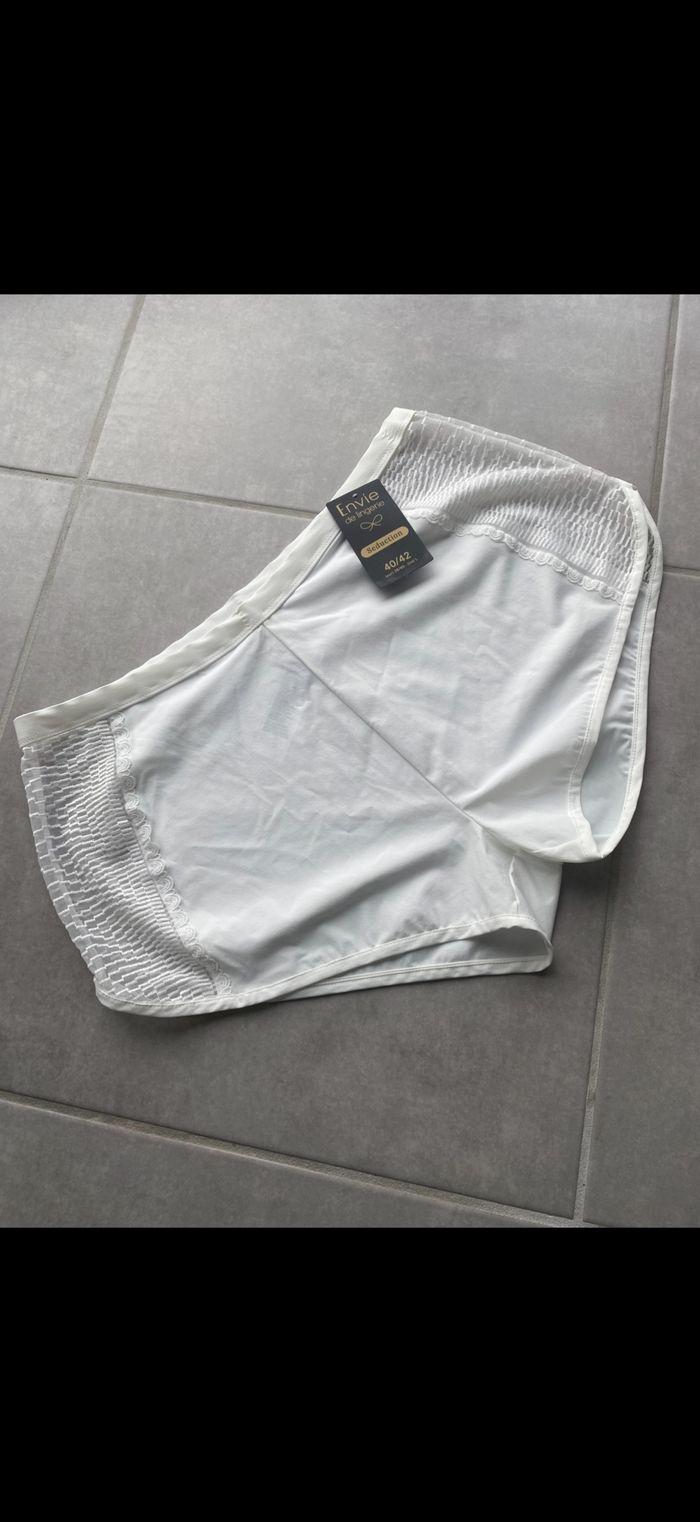 Short de nuit blanc Taille 40/42