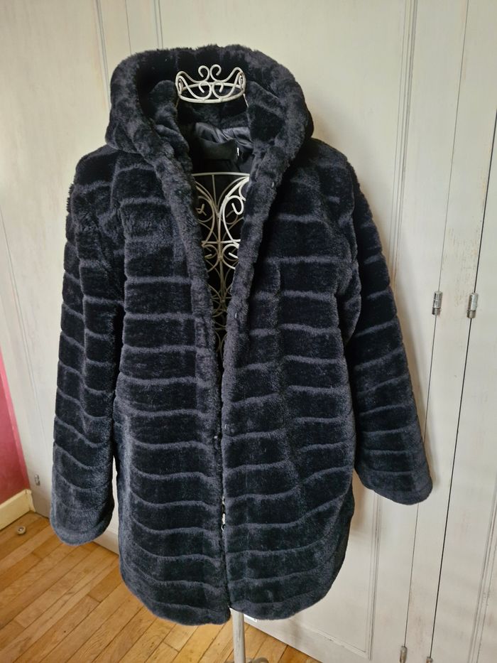 Manteau fausse fourrure  - 42 - photo numéro 2