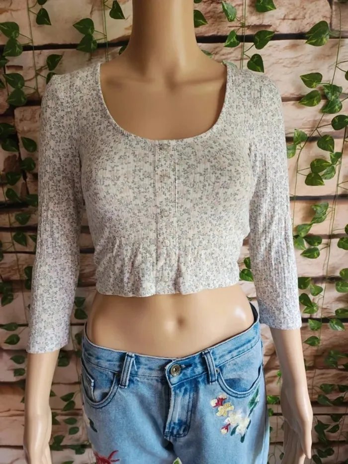 🌸Croptop Fleurie Don’t Call me Jennyfer Taille 34🌸 - photo numéro 2
