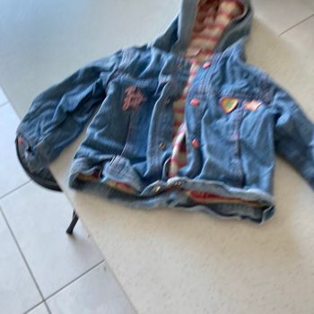 Veste jeans avec capuche