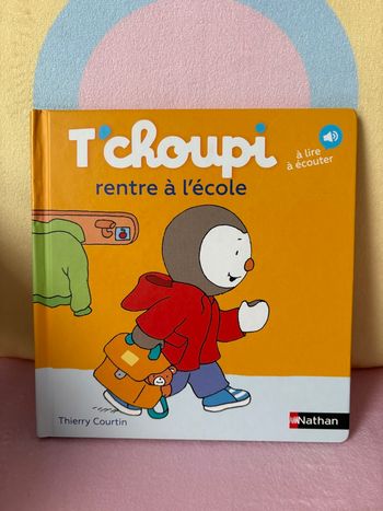T’choupi rentre à l’école.