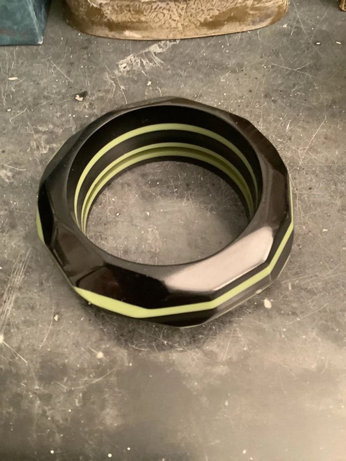Bracelet résine créateur, parfait état