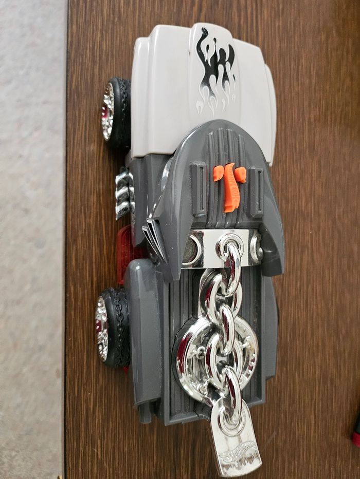 Voiture  motorisée  hot wheels