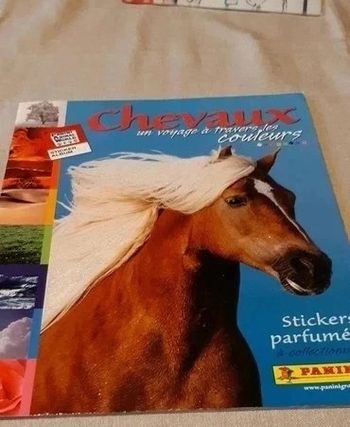 Album panini vide - Chevaux un voyage à travers les couleurs