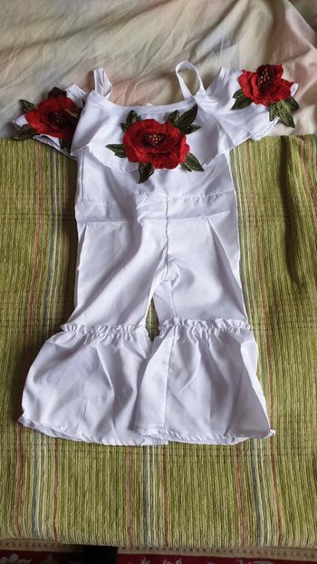 Combinaison neuve 1 an