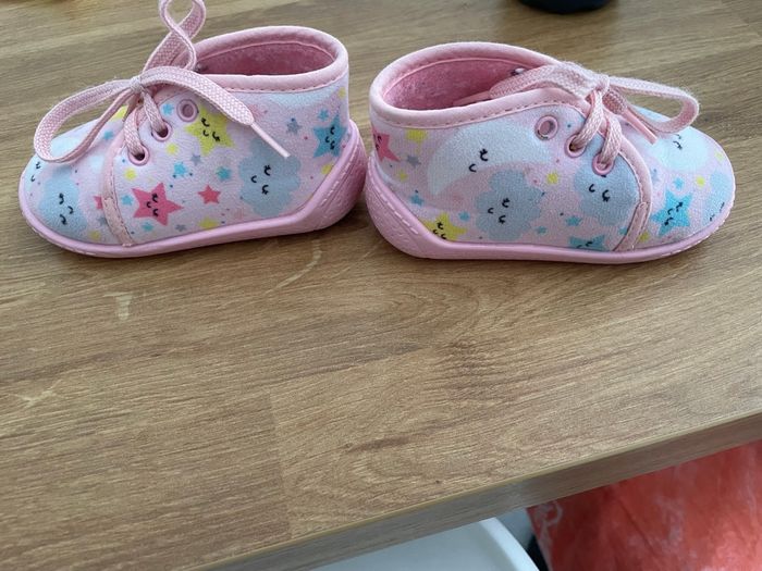 Chausson bébé taille 20 - comme neufs