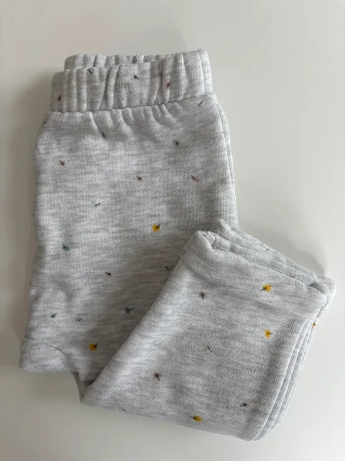 Lot 2 pantalons bébé fille – 18 mois (80 cm) - photo numéro 4