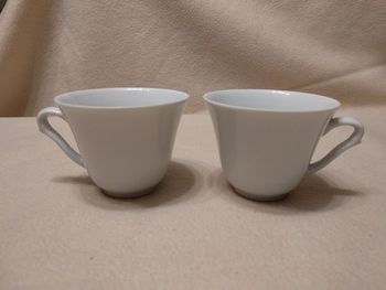 2 tasses à café blanches Vintage
