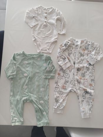 Lot pyjama body 6 mois