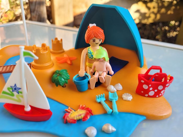 Playmobil Family Fun 9425 🏖 Famille de vacanciers et tente 🏖 - photo numéro 4