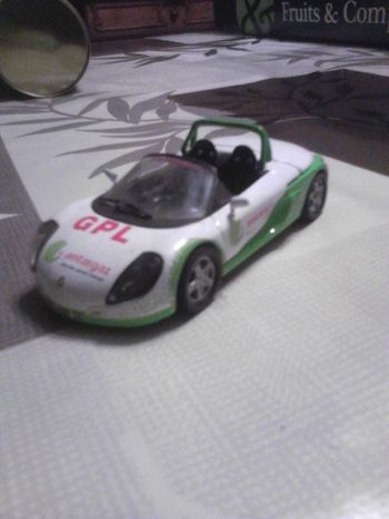 Voiture miniature spider renault du tour de france