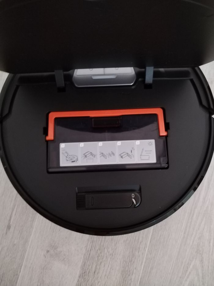 Robot aspirateur qui lave - photo numéro 3