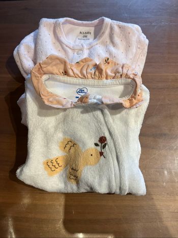 Lot pyjama naissance avec gilet