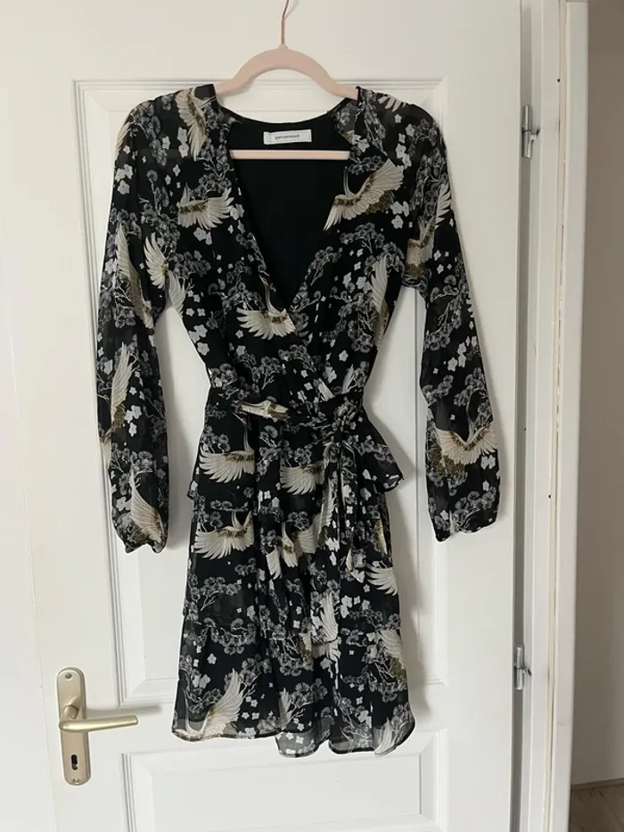 Robe mi-longue noir à motifs