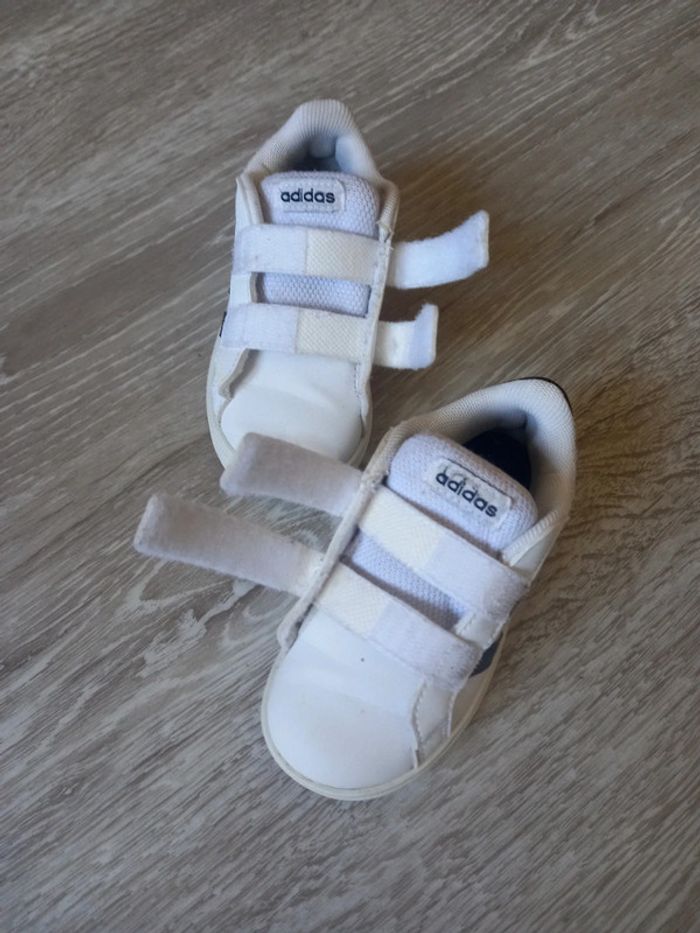 Baskets Adidas pointure 23 - photo numéro 9