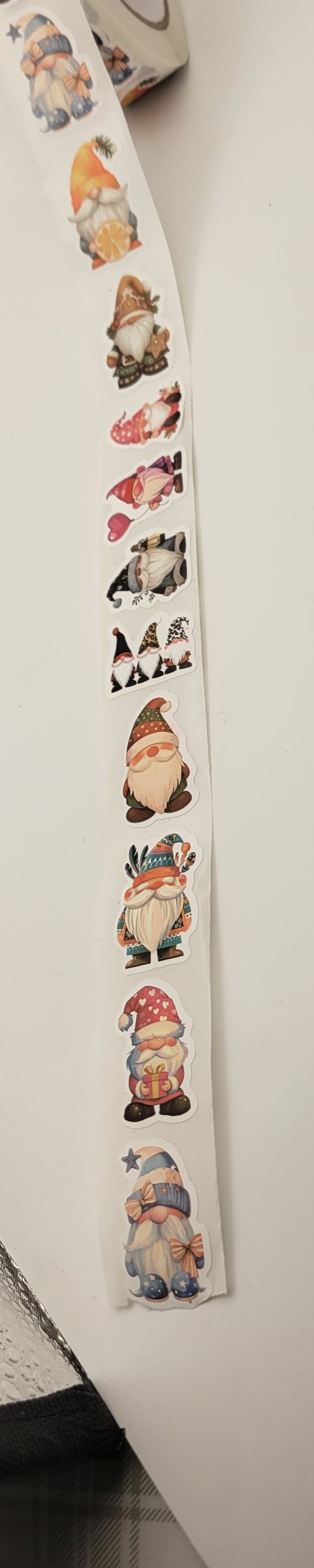 rouleau 500 autocollants gnomes - photo numéro 3